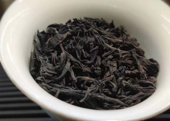 Trà Oolong, còn được gọi là trà xanh và trà bán lên men