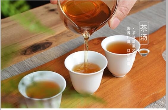 Trà Oolong, thuộc về trà xanh và trà bán lên men, có nhiều loại và là một loại trà độc đáo ở Trung Quốc.