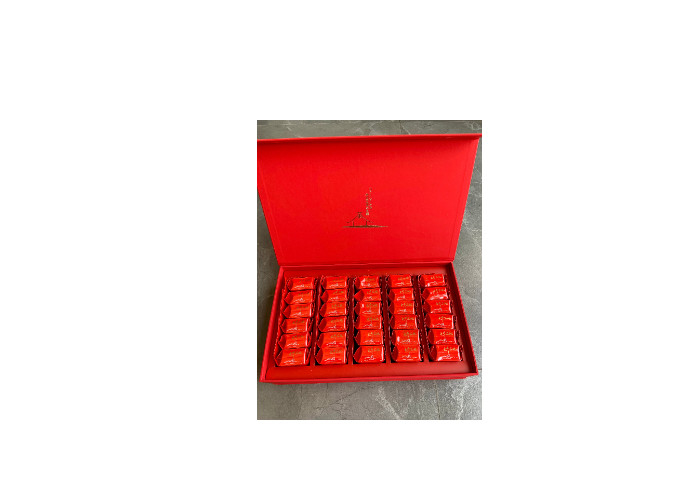 Trà đá Wuyi là trà oolong, được sản xuất ở Núi Wuyi ở miền bắc Phú Quyến, cây trà mọc trong các khe đá.